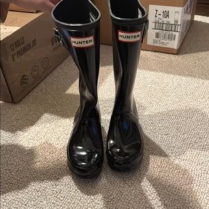 Hunter Black Rain & Snow Boots with Knee-High Design and Glossy Finish